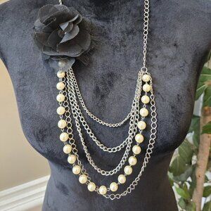 VTG Womens Ivory Pearl Silver Tone Chain Collar Flower Necklace w/ Lobster Clasp
